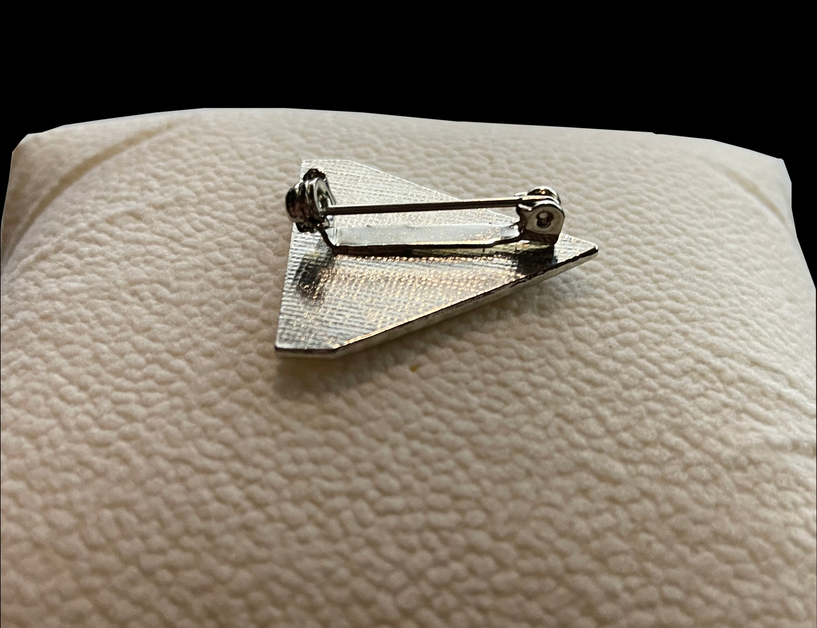 lapel pin